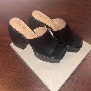 **SOLD** Platform heels